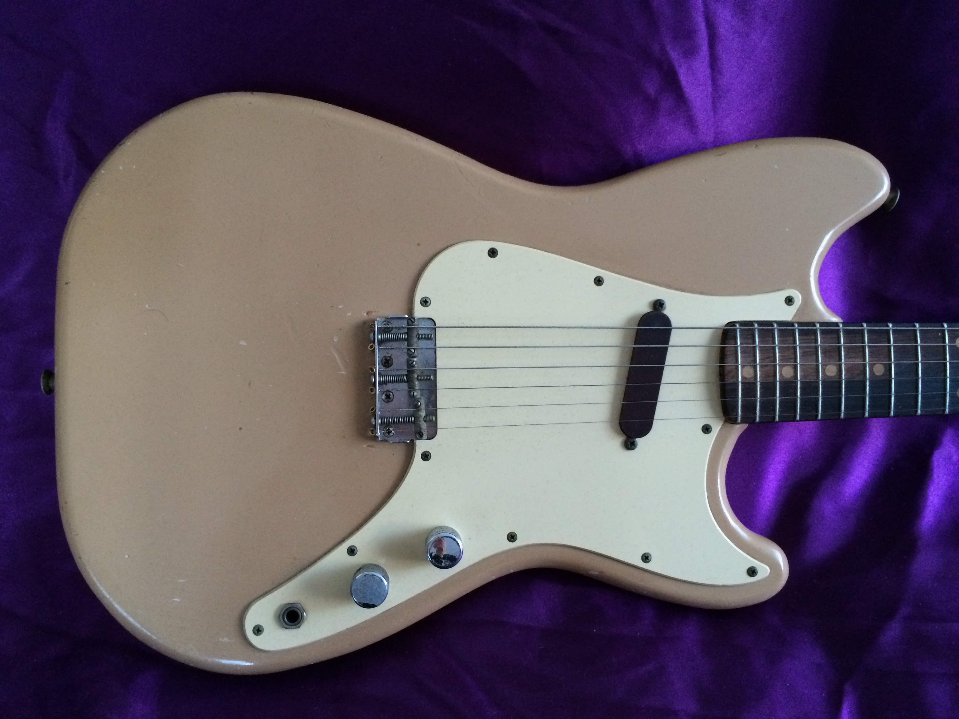 Musicmaster CRAVE Guitars Feature – 1959 Fender Musicmaster